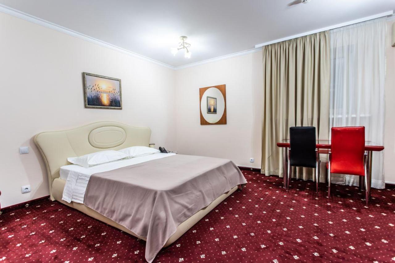 Star Rent Hotel Кишинев Екстериор снимка