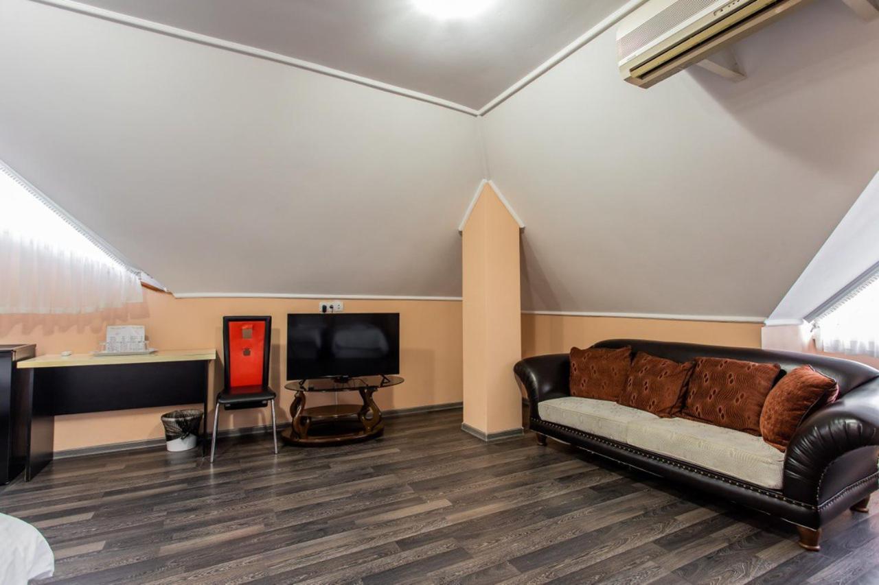 Star Rent Hotel Кишинев Екстериор снимка
