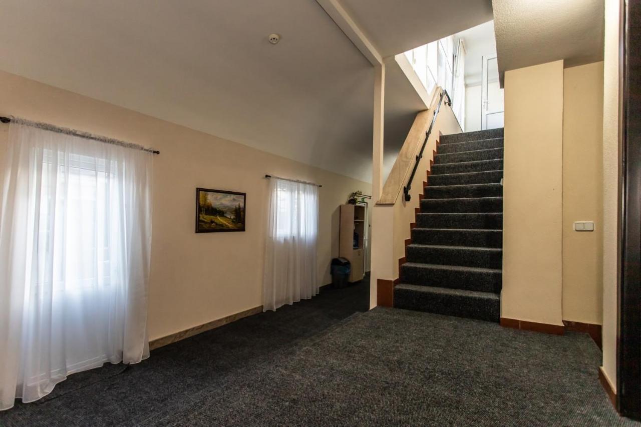 Star Rent Hotel Кишинев Екстериор снимка