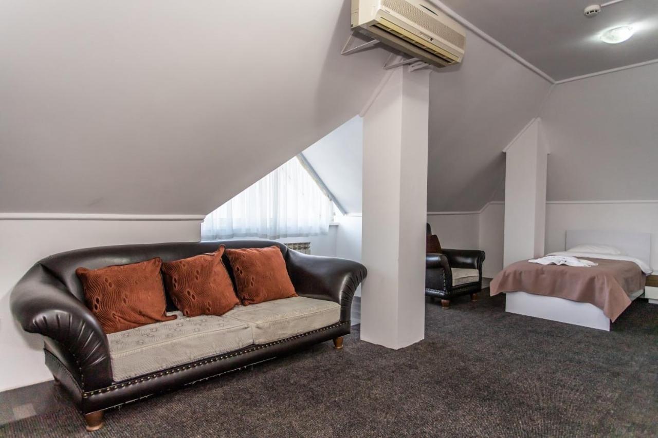 Star Rent Hotel Кишинев Екстериор снимка